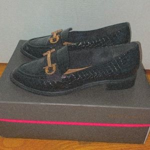Black casual shoes